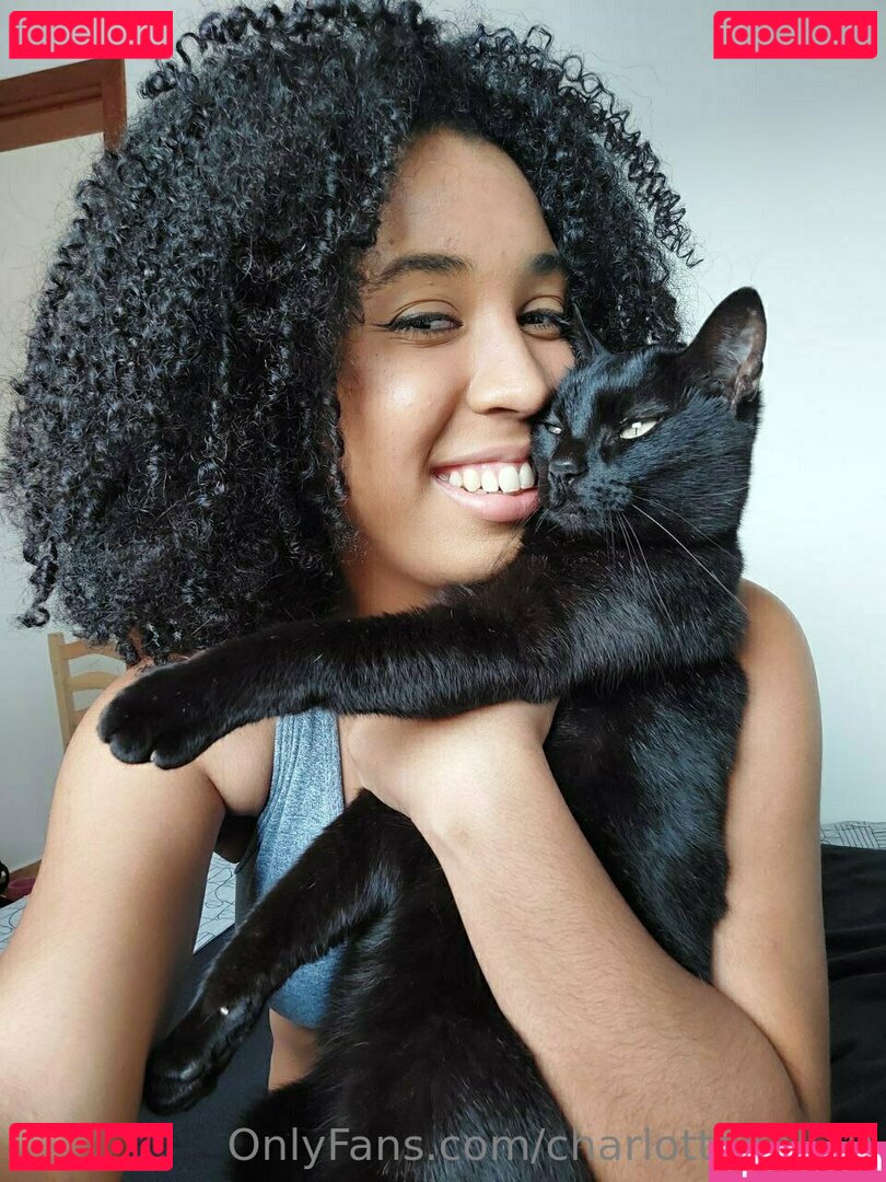 its_charl0tte / its_charl0ttehall Onlyfans Photo Gallery 