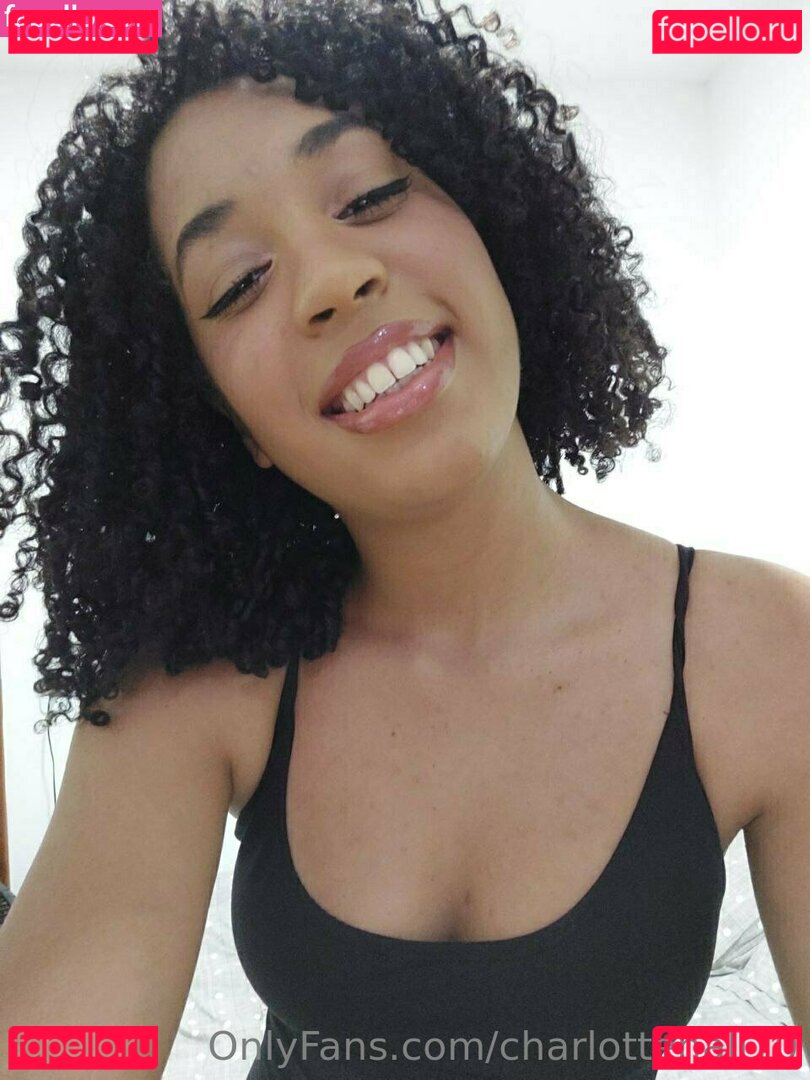 its_charl0tte / its_charl0ttehall Onlyfans Photo Gallery 