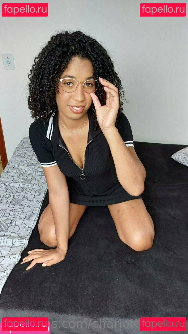 its_charl0tte / its_charl0ttehall Onlyfans Photo Gallery 