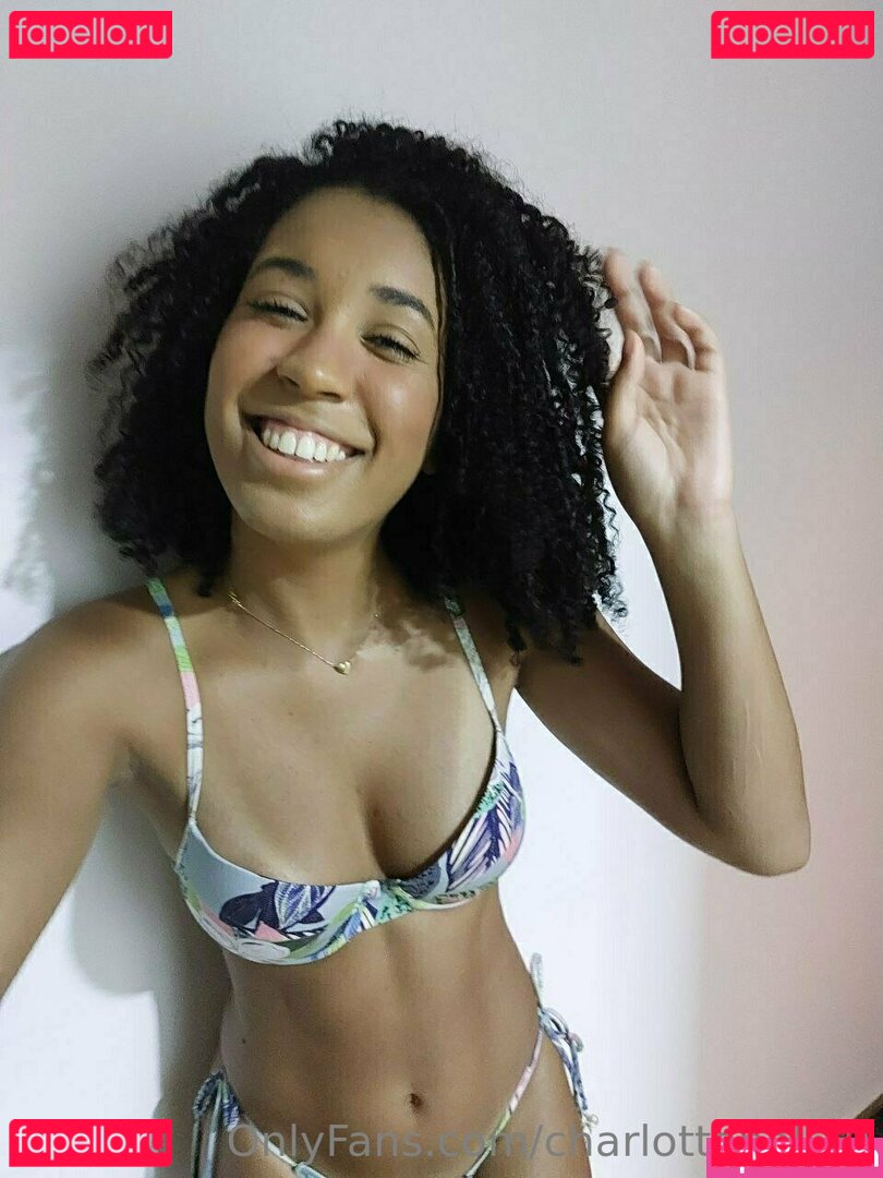 its_charl0tte / its_charl0ttehall Onlyfans Photo Gallery 