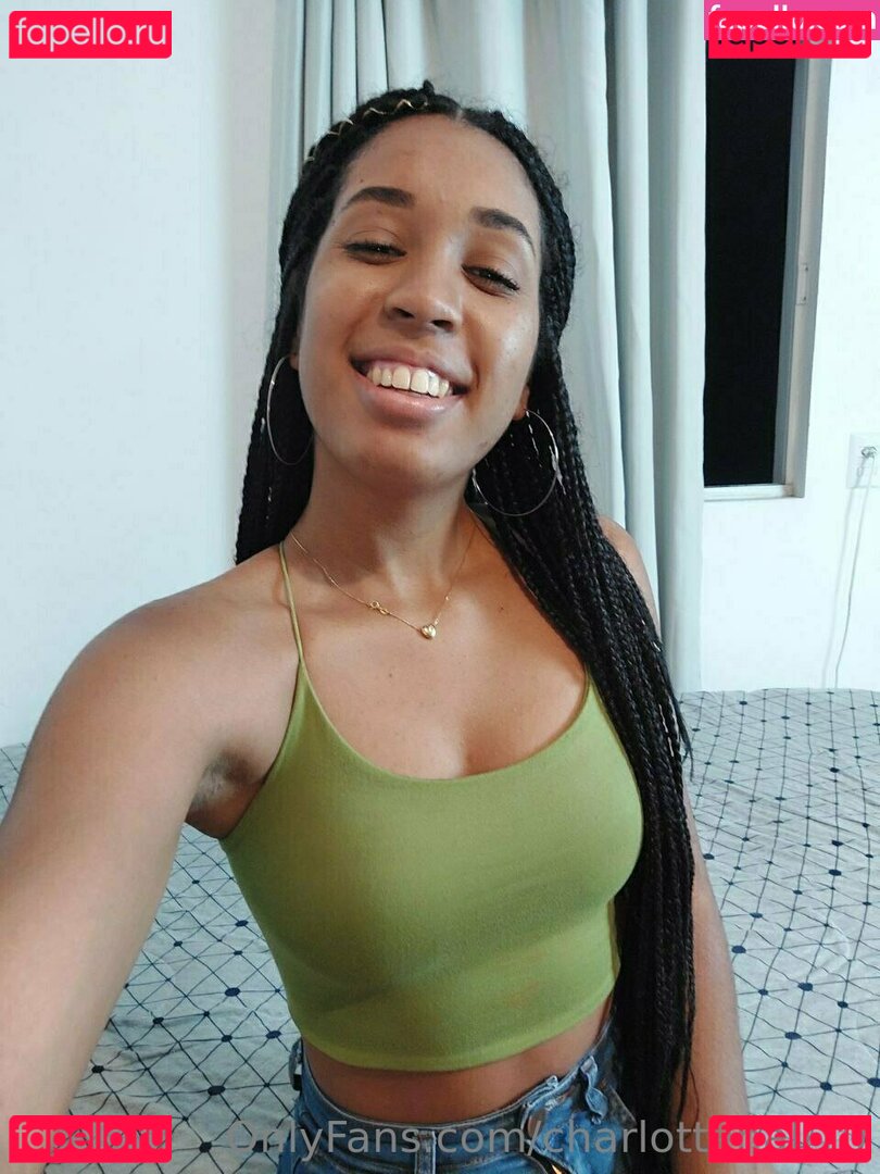 its_charl0tte / its_charl0ttehall Onlyfans Photo Gallery 