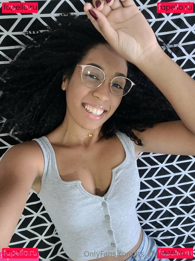 its_charl0tte / its_charl0ttehall Onlyfans Photo Gallery 