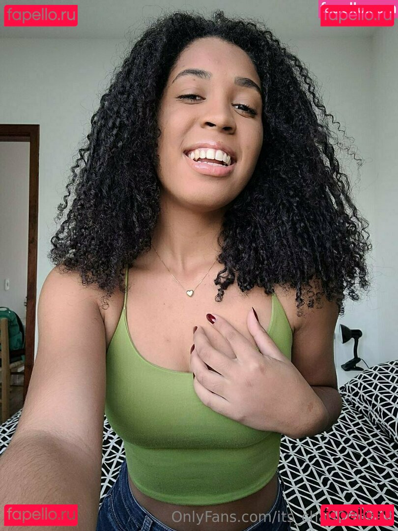 its_charl0tte / its_charl0ttehall Onlyfans Photo Gallery 