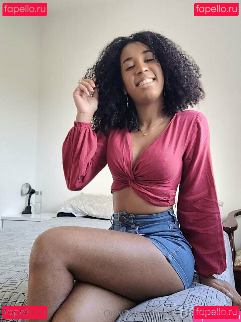 its_charl0tte / its_charl0ttehall Onlyfans Photo Gallery 