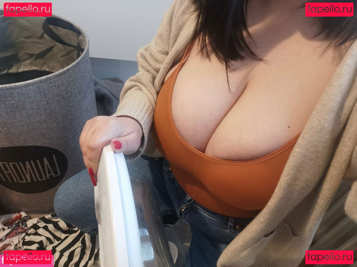 NextDoorQueen / nextdooqueen_ Onlyfans Photo Gallery 