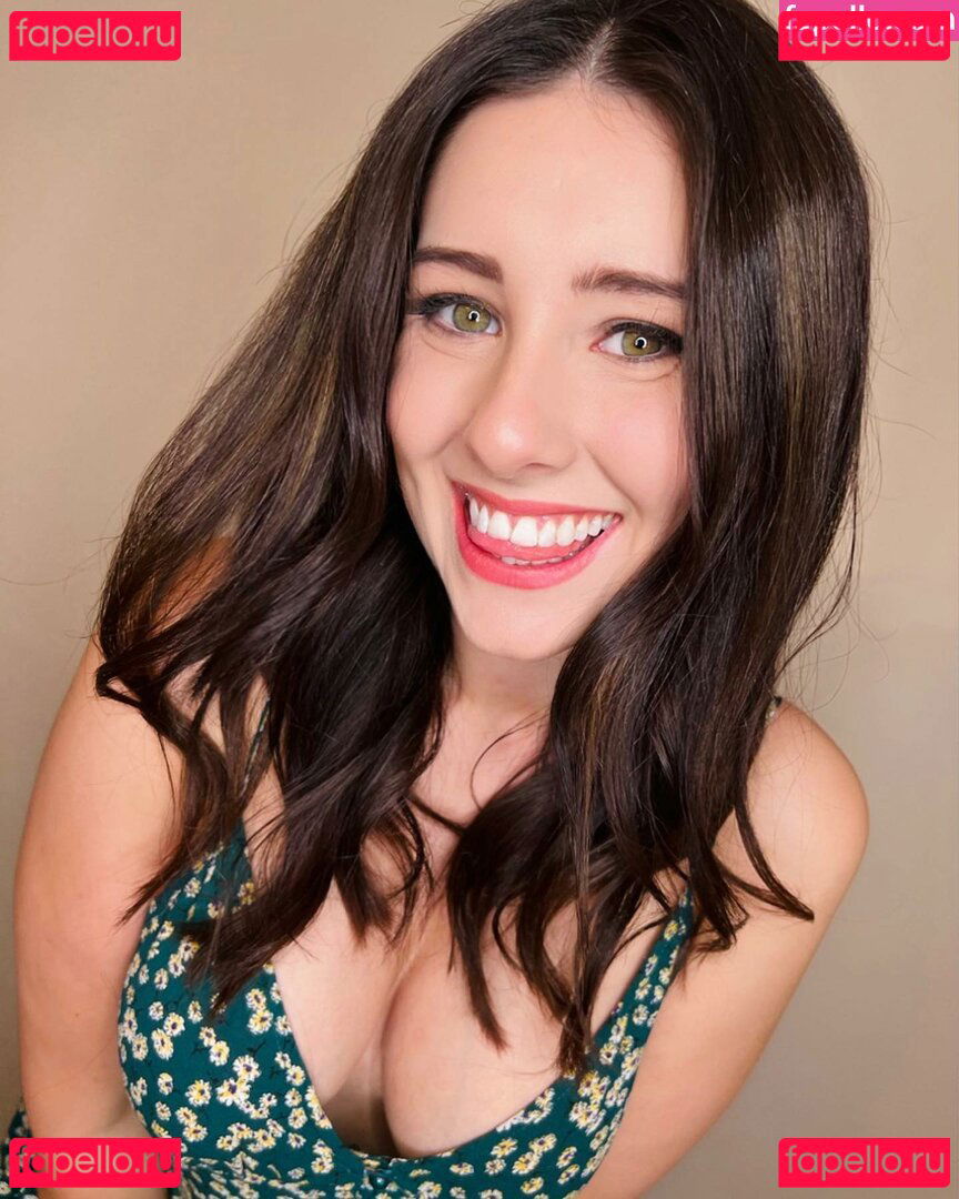 ErinMoore / moore.erinxx / mooreerinxxx Onlyfans Photo Gallery 