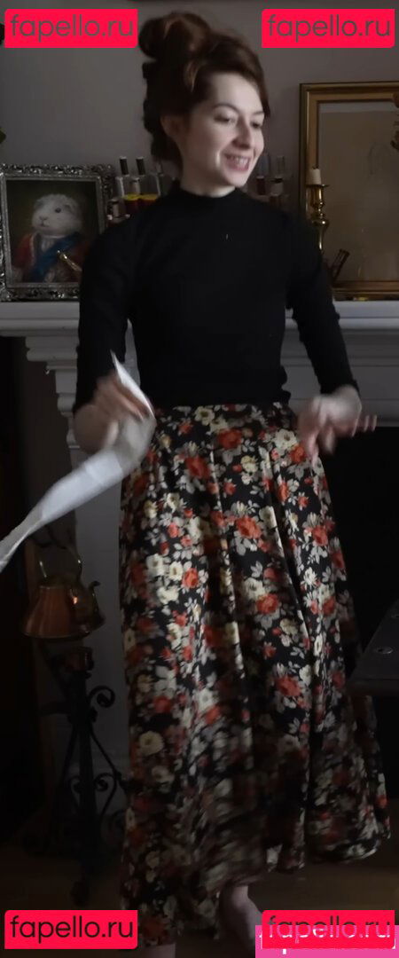 Bernadette Banner / bernadettebanner / stockingstuffers Onlyfans Photo Gallery 