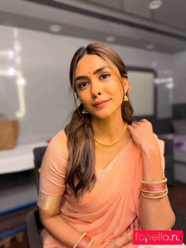 Mrunal Thakur Nude Onlyfans Photo 4