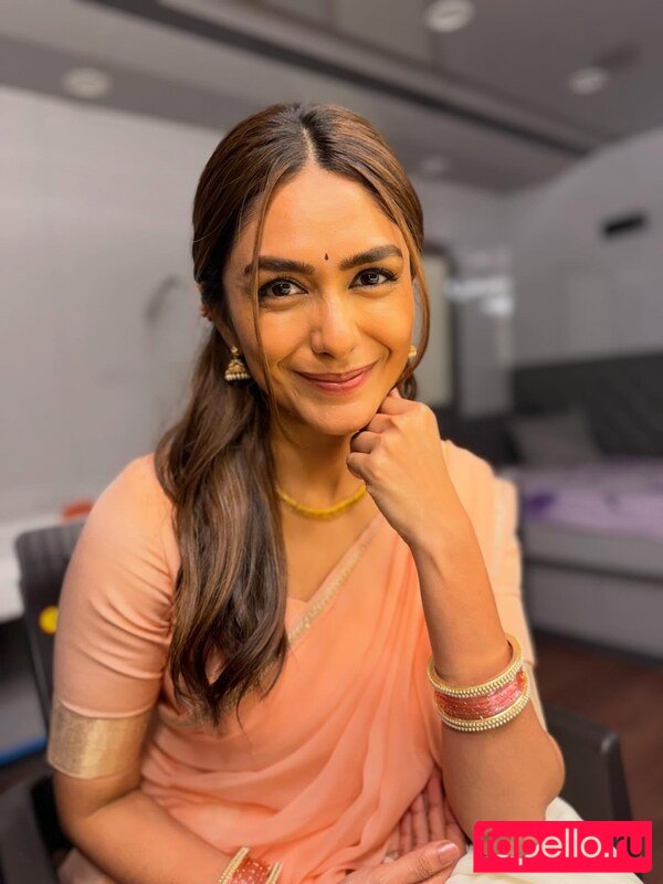 Mrunal Thakur Nude Onlyfans Photo 5