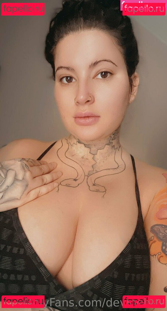 devinebria / devinebrian Onlyfans Photo Gallery 