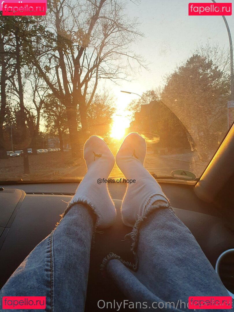 hope.feet Nude Onlyfans Photo 30