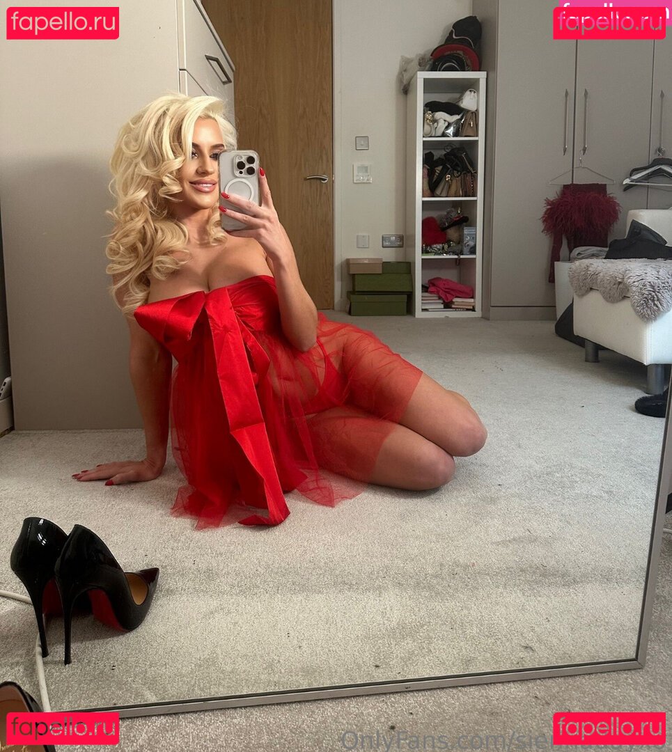 Sienna Day Nude Onlyfans Photo 22