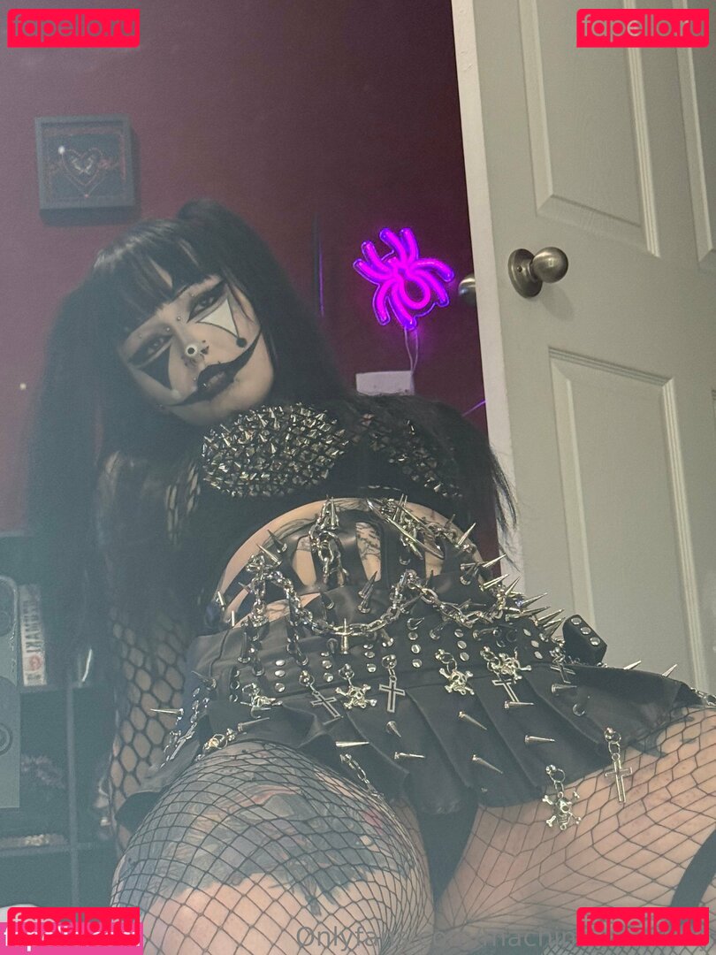 HotGothMlf / yourhotm.lf / yourhotmlf Onlyfans Photo Gallery 