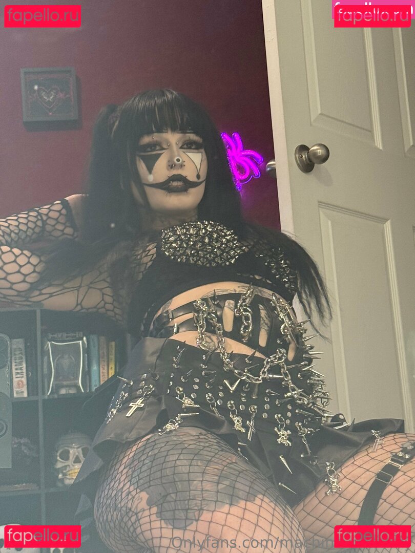 HotGothMlf / yourhotm.lf / yourhotmlf Onlyfans Photo Gallery 