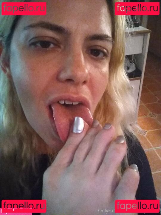 ferralynriver / kimonocamkats Onlyfans Photo Gallery 