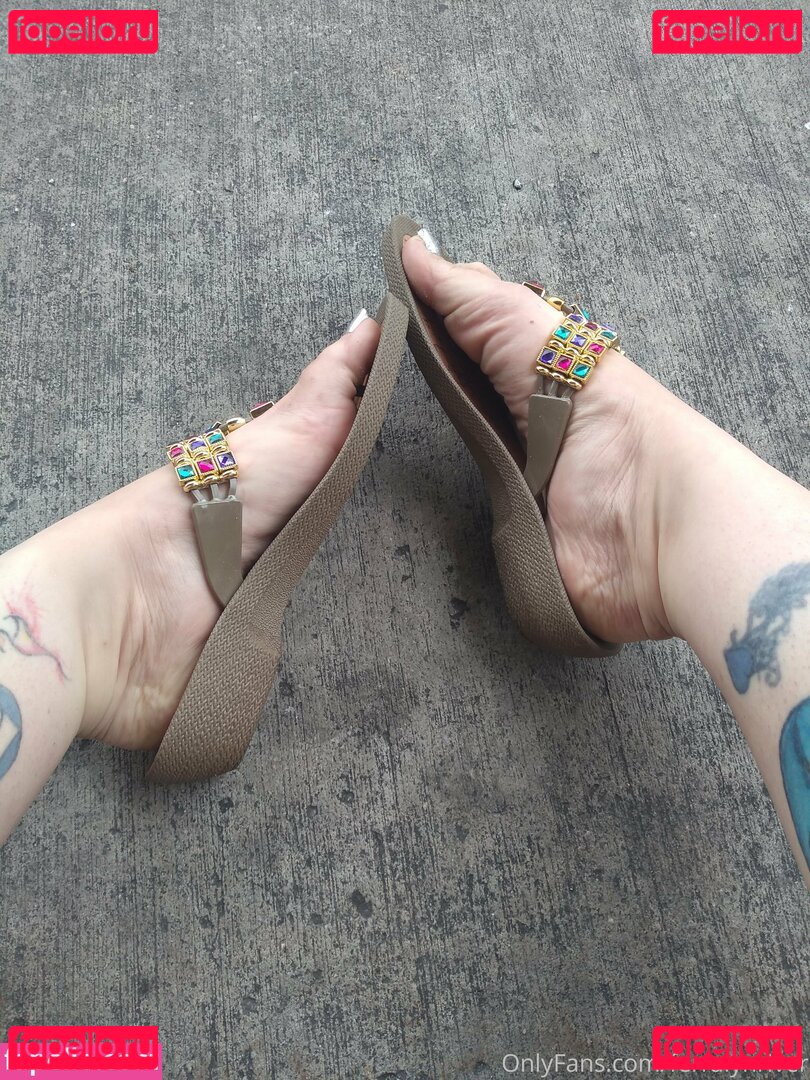 ferralynriver / kimonocamkats Onlyfans Photo Gallery 