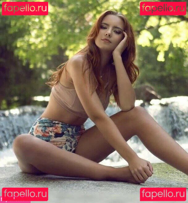 HalcyBella Onlyfans Photo Gallery 