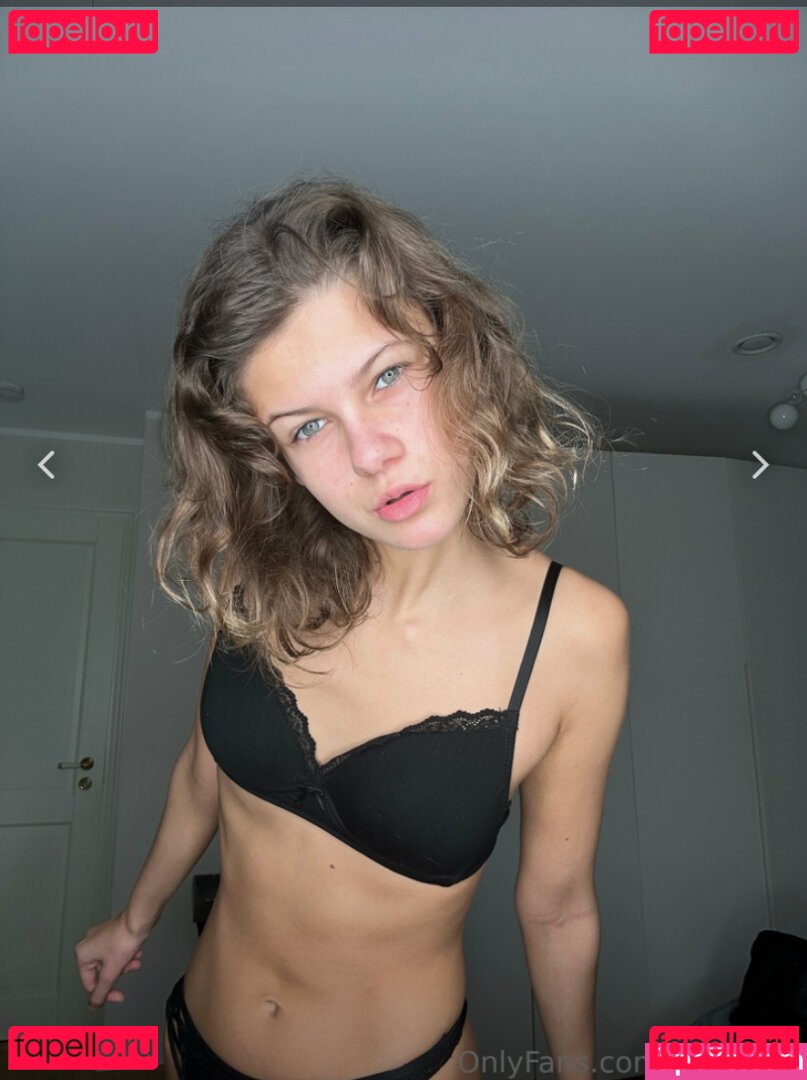 Bella Jone / bellajone / bellajones_ Onlyfans Photo Gallery 