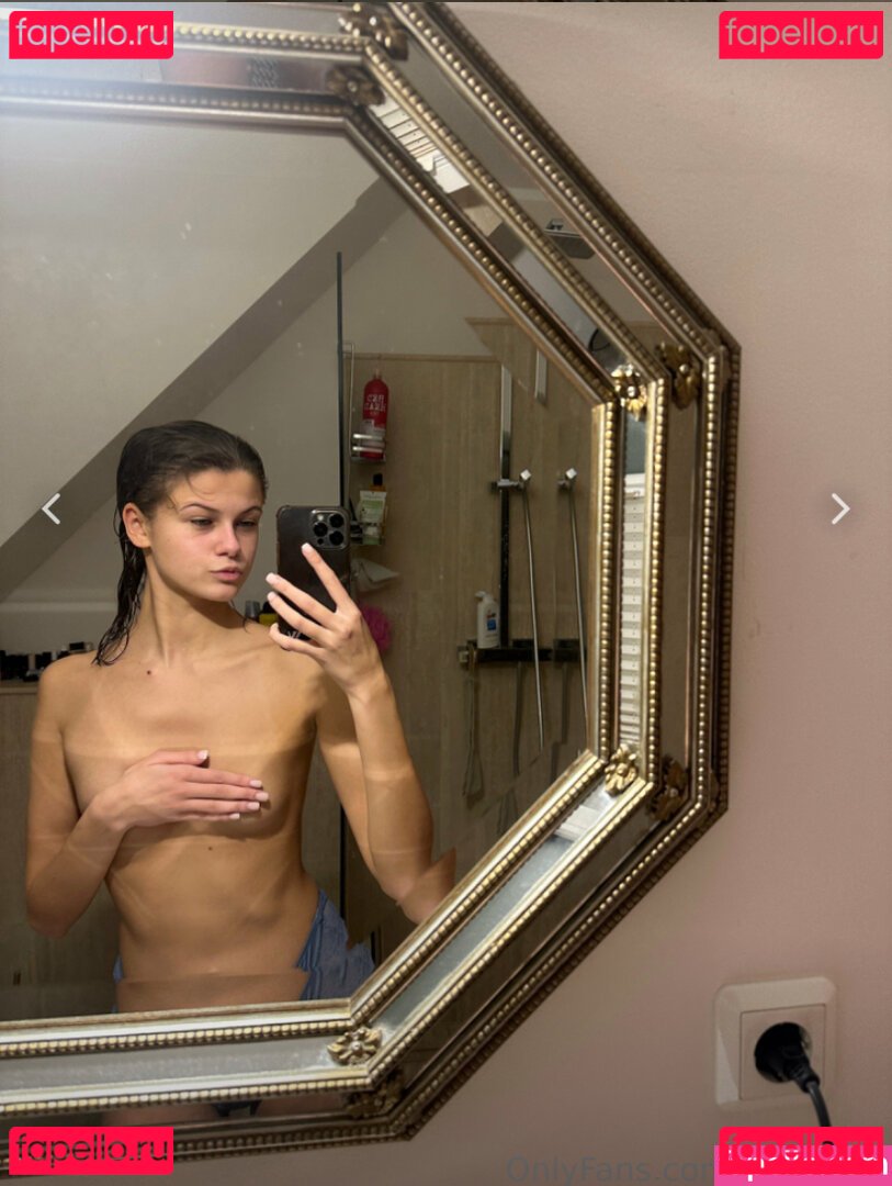 Bella Jone / bellajone / bellajones_ Onlyfans Photo Gallery 