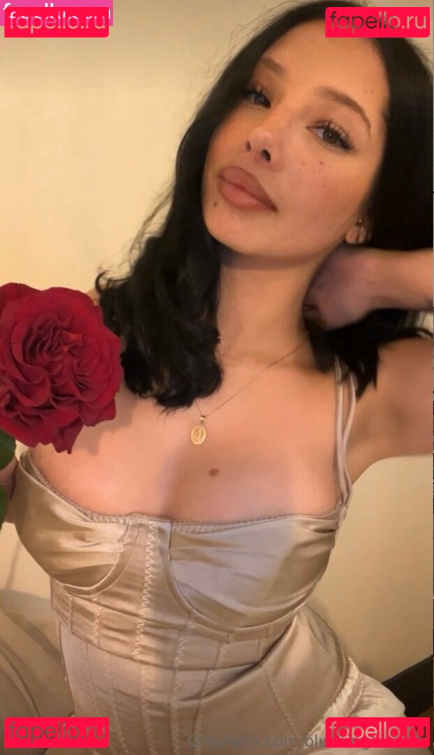 Blushing Blooms Nude Onlyfans Photo 25