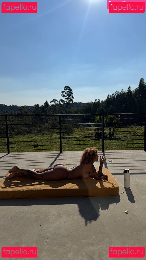 Julia Bhering Nude Onlyfans Photo 6