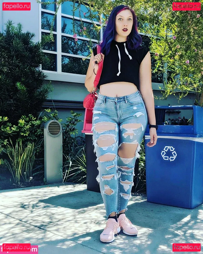 Mel Capperino-Garcia Onlyfans Photo Gallery 