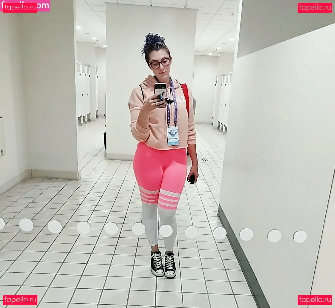 Mel Capperino-Garcia Onlyfans Photo Gallery 