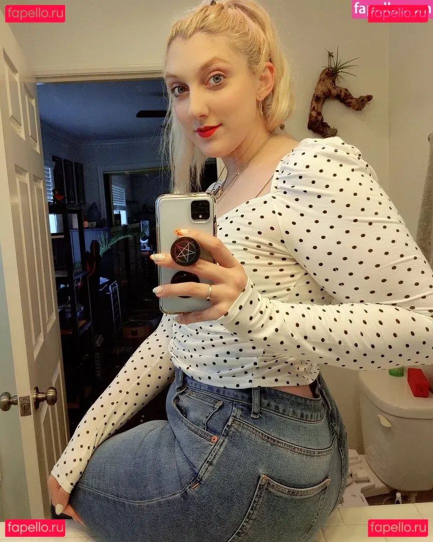 Mel Capperino-Garcia Onlyfans Photo Gallery 