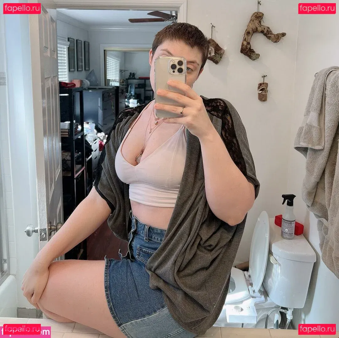 Mel Capperino-Garcia Onlyfans Photo Gallery 