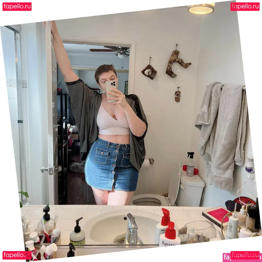 Mel Capperino-Garcia Onlyfans Photo Gallery 