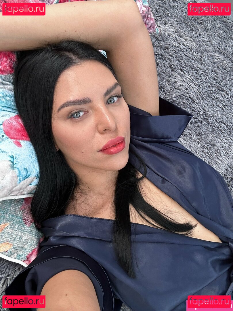 Kira Queen / https: / kiraqueen / queenkiraxo Onlyfans Photo Gallery 