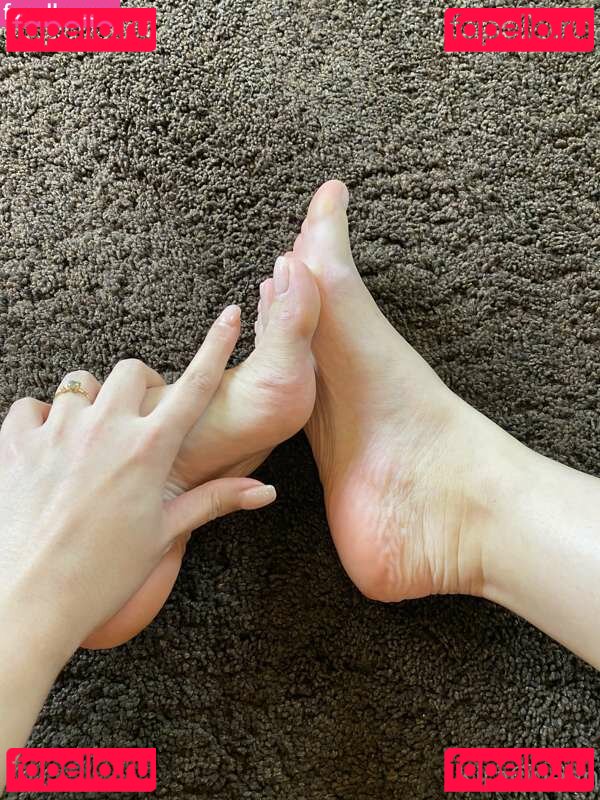 Kira Queen / https: / kiraqueen / queenkiraxo Onlyfans Photo Gallery 