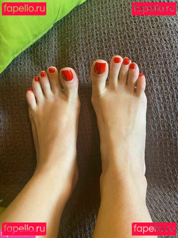 Kira Queen / https: / kiraqueen / queenkiraxo Onlyfans Photo Gallery 