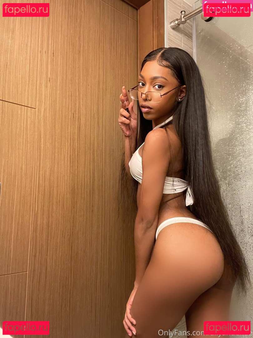 aliyahbby / aliyahdenae / aliyahlust Onlyfans Photo Gallery 