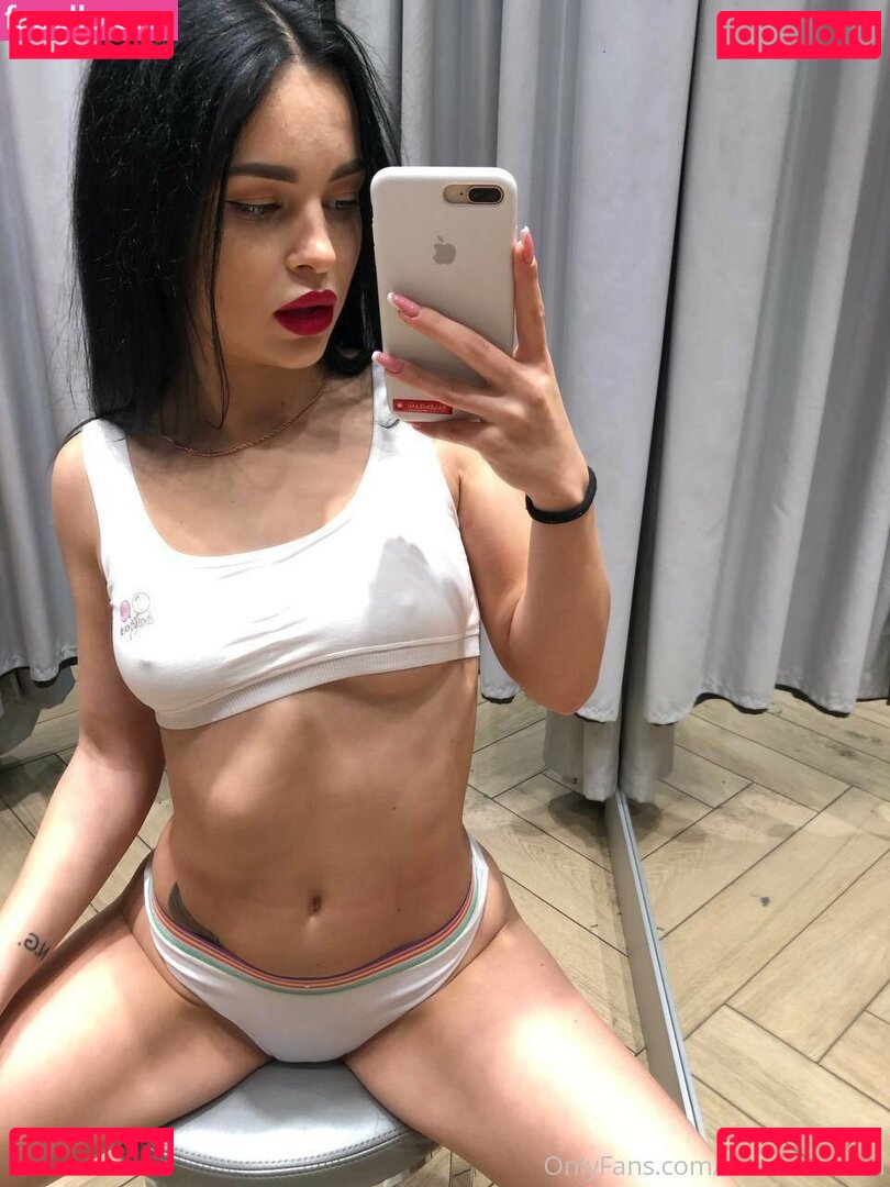 Mila Moore / itsmilamoore / wantmooremila / your_milamoore Onlyfans Photo Gallery 