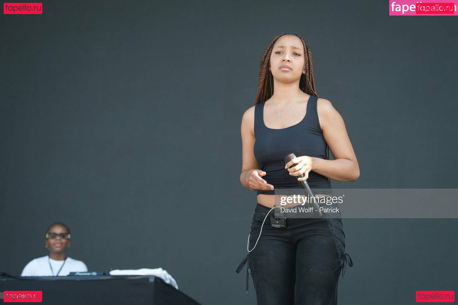 PinkPantheress / aloe_vera Onlyfans Photo Gallery 