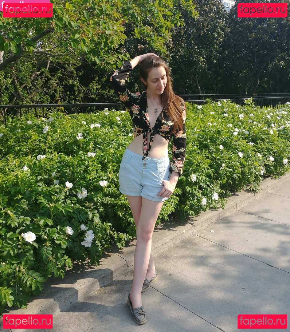 CrystAAHHL / ocrystaahhl Onlyfans Photo Gallery 