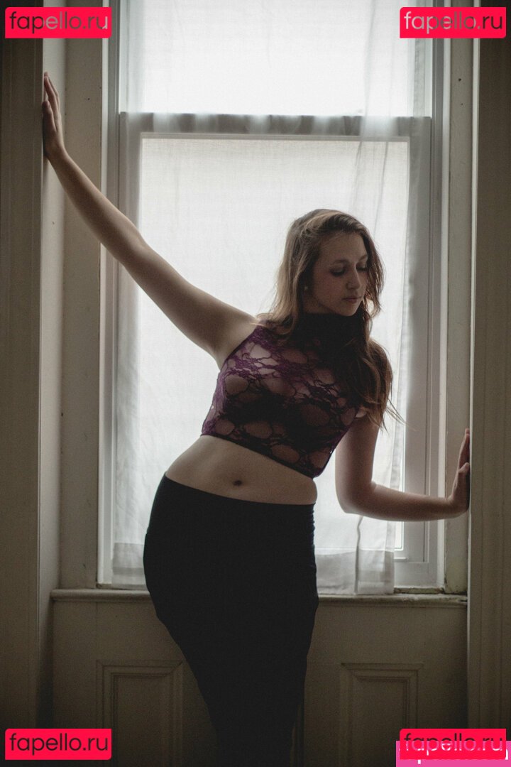 CrystAAHHL / ocrystaahhl Onlyfans Photo Gallery 