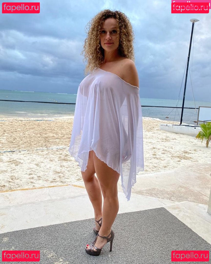 Bella Ford Nude Onlyfans Photo 14