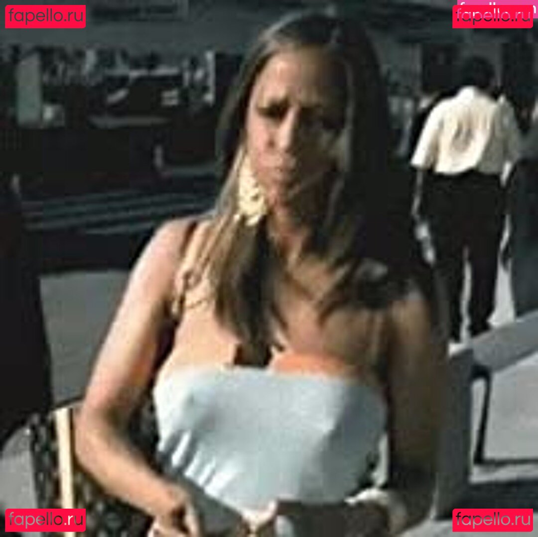 Lacey Chabert / thereallacey Onlyfans Photo Gallery 