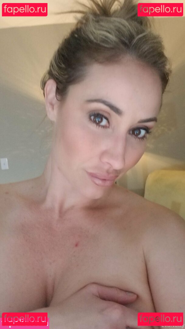 evabnotty / evanotty42 Onlyfans Photo Gallery 