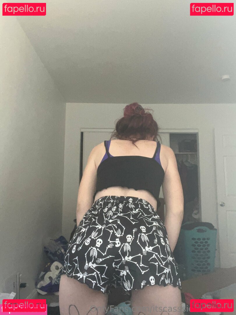 itscassiecurses / thecassiecurse Onlyfans Photo Gallery 