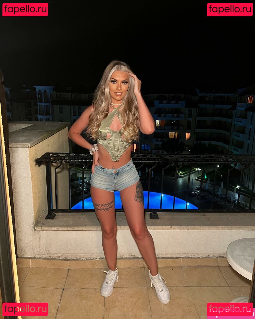 Xavia Brooke Nude Onlyfans Photo 18