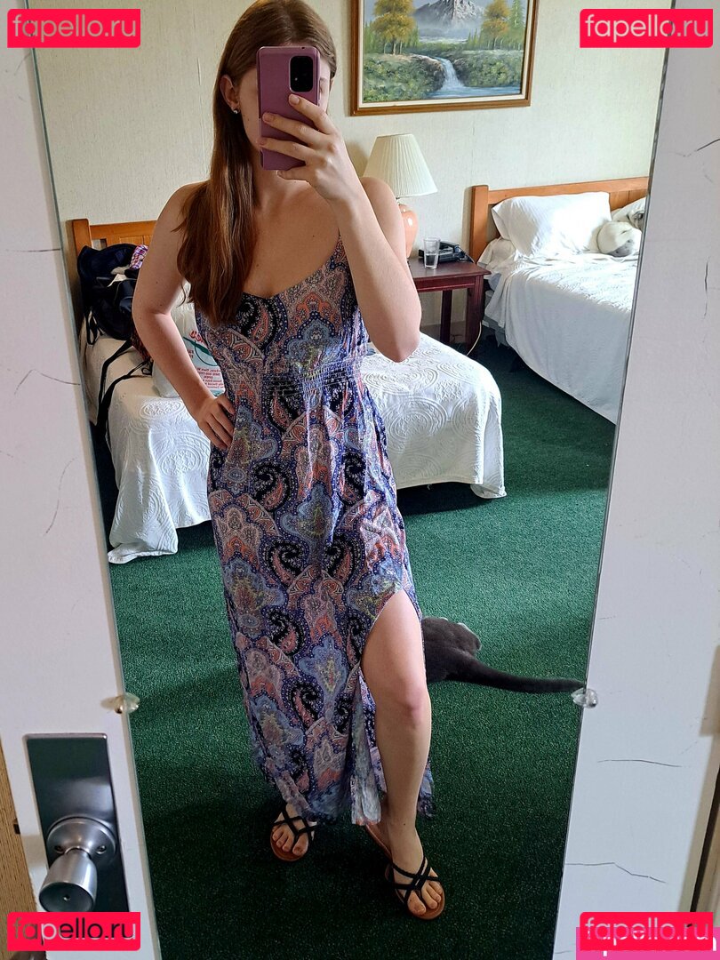 svetthenymphofree Onlyfans Photo Gallery 