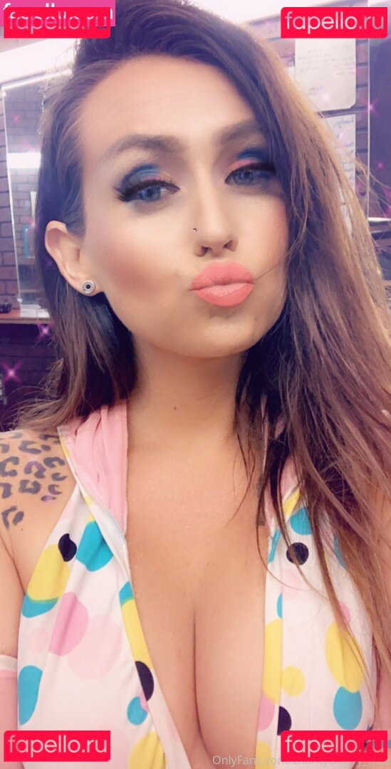 charitycherry_free / chaseelynnx Onlyfans Photo Gallery 