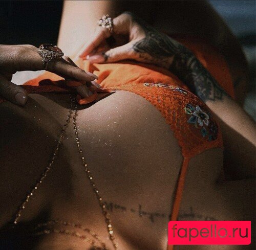 badgalriri Nude Onlyfans Photo 7