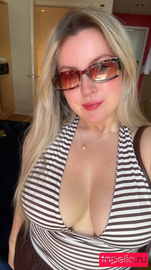 Shannon Ross Nude Onlyfans Photo 17