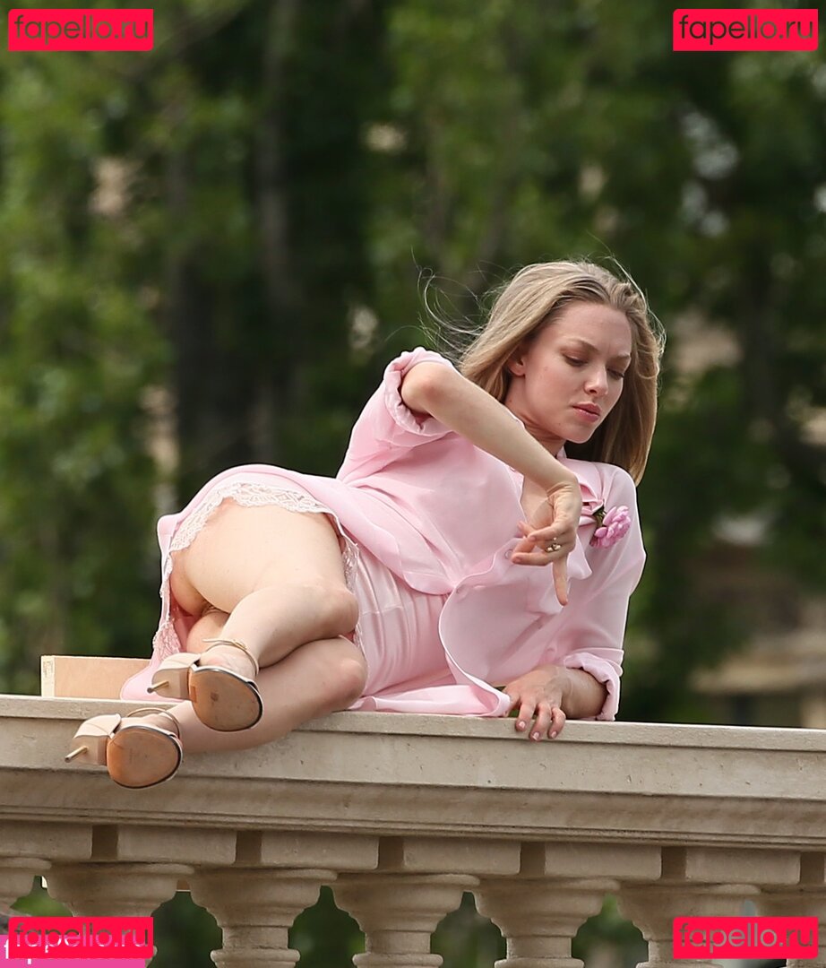 Amanda Seyfried / AmandaSeyfried / mingey Onlyfans Photo Gallery 