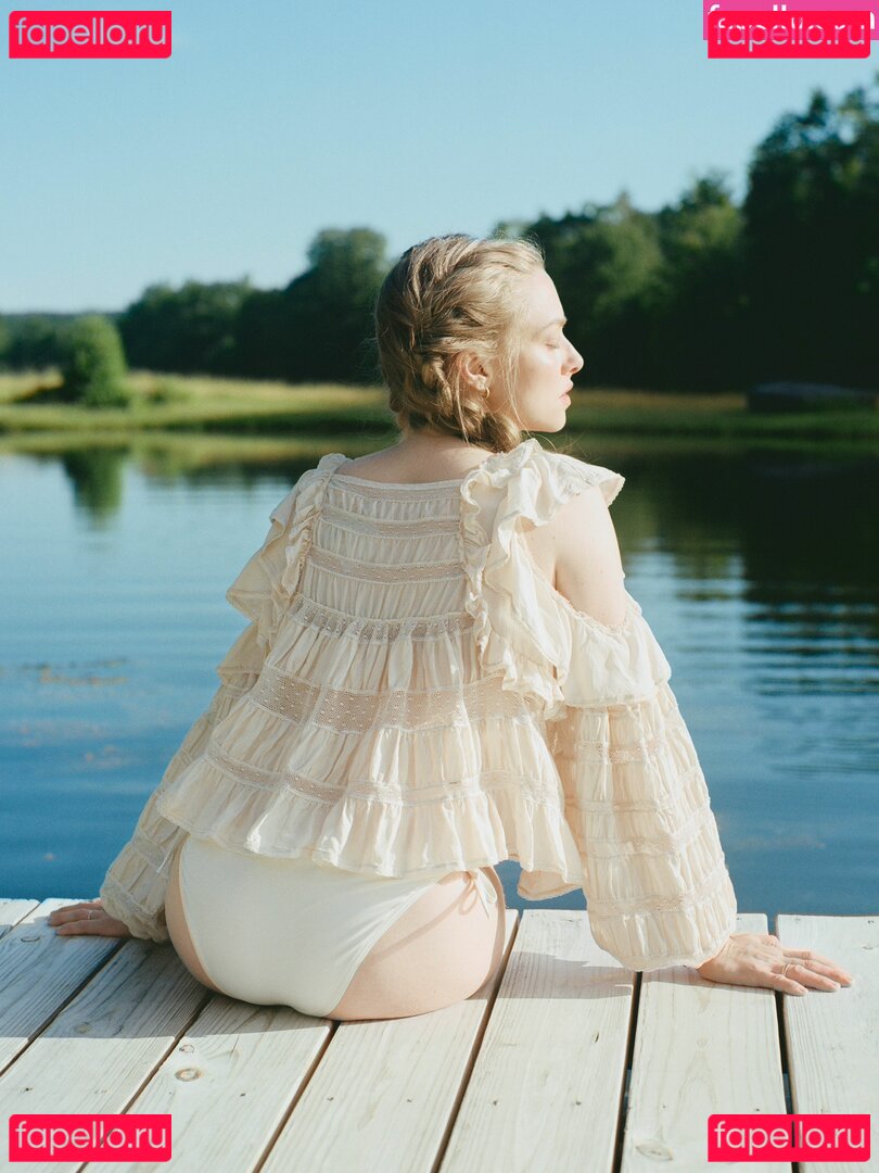 Amanda Seyfried / AmandaSeyfried / mingey Onlyfans Photo Gallery 