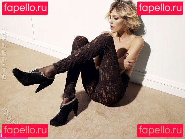 Lara Stone / lara_stone Onlyfans Photo Gallery 